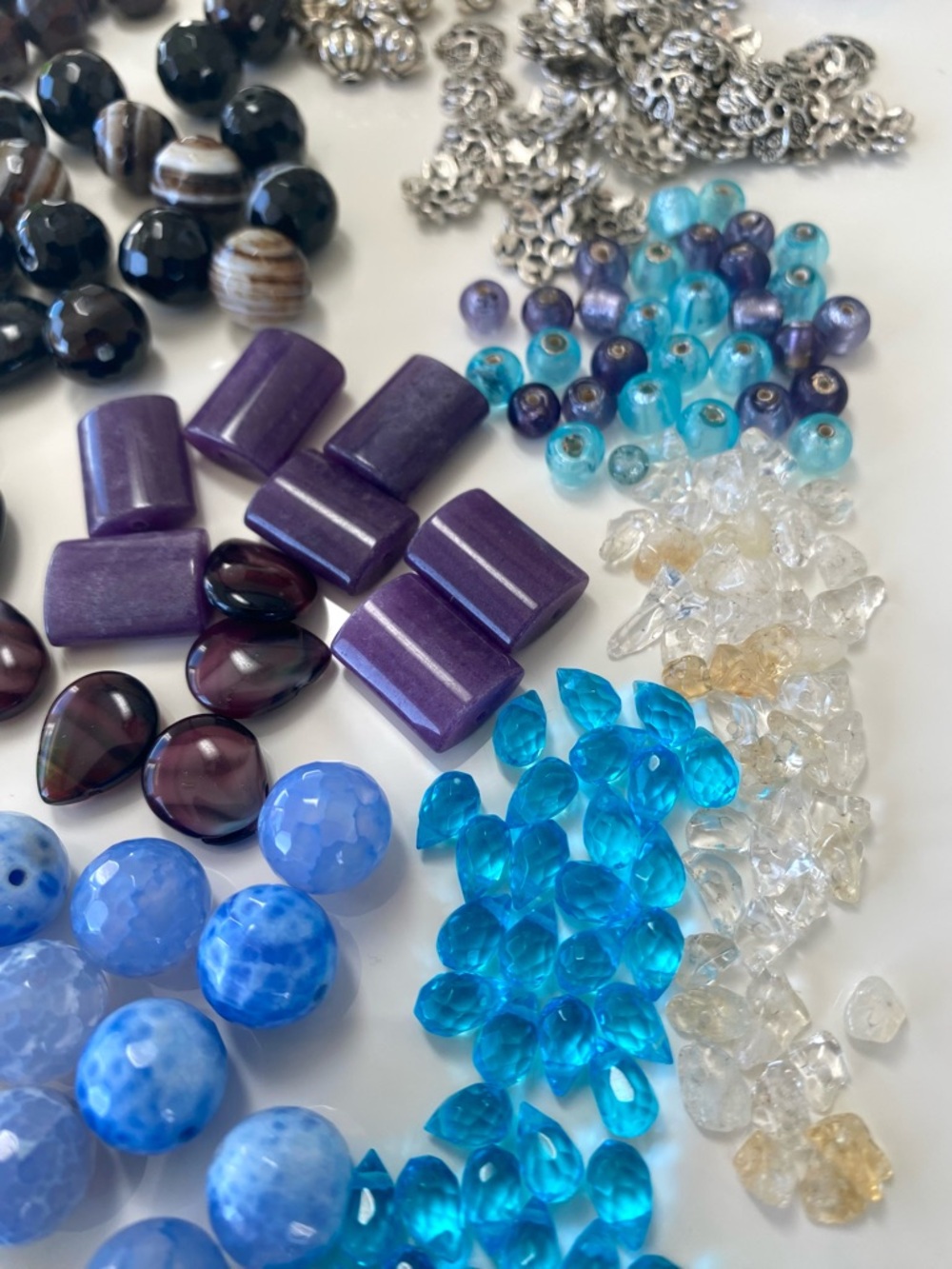 Gemstone, Crystal & Metal Bead Lot - Picture 3 of 9